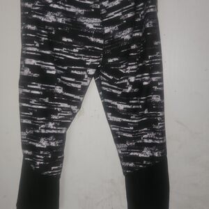 Gloria Vanderbilt Kids Abstract Black and White Leggings